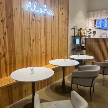 TeaLatte Bar - seating area - Bubble Tea Near Me - Frisco, Texas
