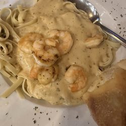 Sam & Louie's Italian Restaurant & New York Pizzeria - Shrimp Alfredo