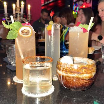 Salmón Gurú - Cocktail Bars Near Me - Madrid, M