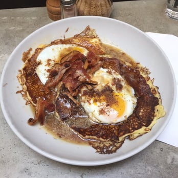 Holybelly 19 - Delicious savory pancakes with hand cut bacon, eggs, and maple syrup!!!! Get this!!! - Breakfast & Brunch Near Me - Paris, 75