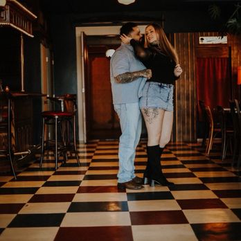 LaVerne's - Dance floor - Bars Near Me - Portland, Oregon