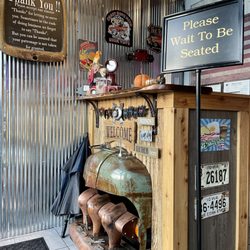 Foodie Garage Eatery - Welcome station