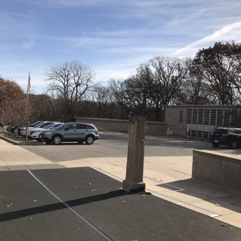 Des Moines Art Center - Museums Near Me - Des Moines, Iowa