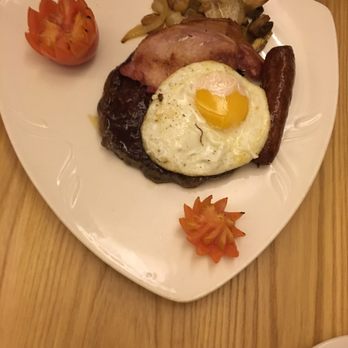 Ardgort House - Mixed meat dinner - Bed & Breakfast Near Me - Castlederg, STB