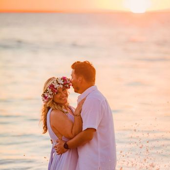 Love and Water - Splash - Session Photography Near Me - Kihei, Hawaii