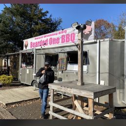 Outdoor food truck with lots of outdoors dining