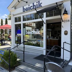 Boichik Bagels - Store front for Boichik bagels in Larkspur