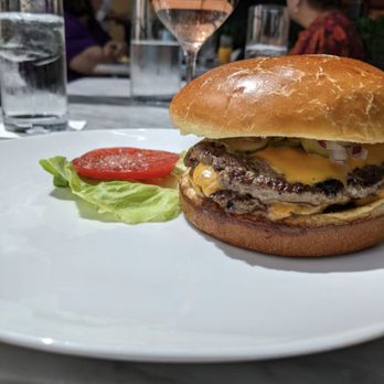 RH Rooftop Restaurant - Cheeseburger - Breakfast & Brunch Near Me - Charlotte, North Carolina RH Rooftop Restaurant - Cheeseburger - Breakfast & Brunch Near Me - Charlotte, North Carolina