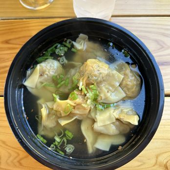 Mama Chow's Kitchen - Wonton Soup - Food Trucks Near Me - Portland, Oregon