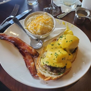 Biscottis - Eggs Benedict - American Near Me - Jacksonville, Florida Biscottis - Eggs Benedict - American Near Me - Jacksonville, Florida