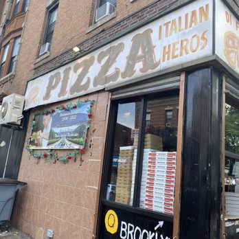 Di Fara Pizza - Pizza Near Me - Brooklyn, New York