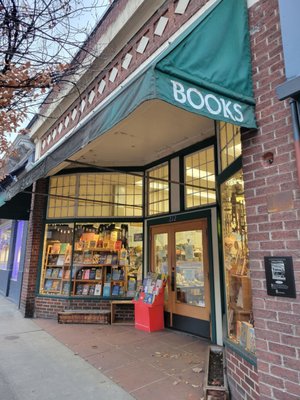 Waucoma Bookstore by null