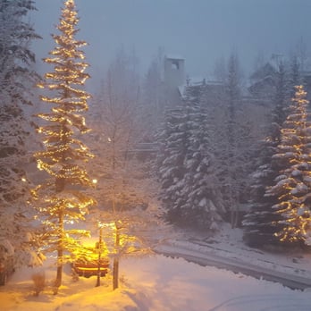 Pines Lodge, A RockResort - Hotel entrance - Hotels Near Me - Beaver Creek, Colorado