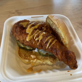 Dave's Hot Chicken - Single Slider - Chicken Shop Near Me - Albany, New York