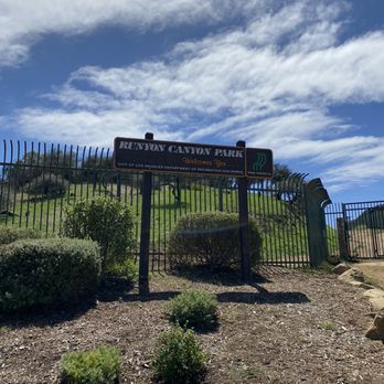 Runyon Canyon Park - Sign at entrance - Dog Parks Near Me - Los Angeles, California Runyon Canyon Park - Sign at entrance - Dog Parks Near Me - Los Angeles, California