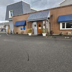 The Broadway Bar & Grill