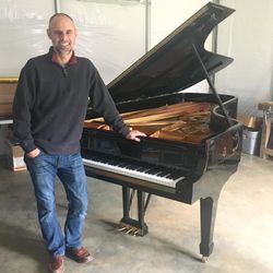 Achten Piano
