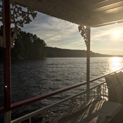 Beautiful Princess Kay Paddle Boat in the Upper Dells with breathtaking views!