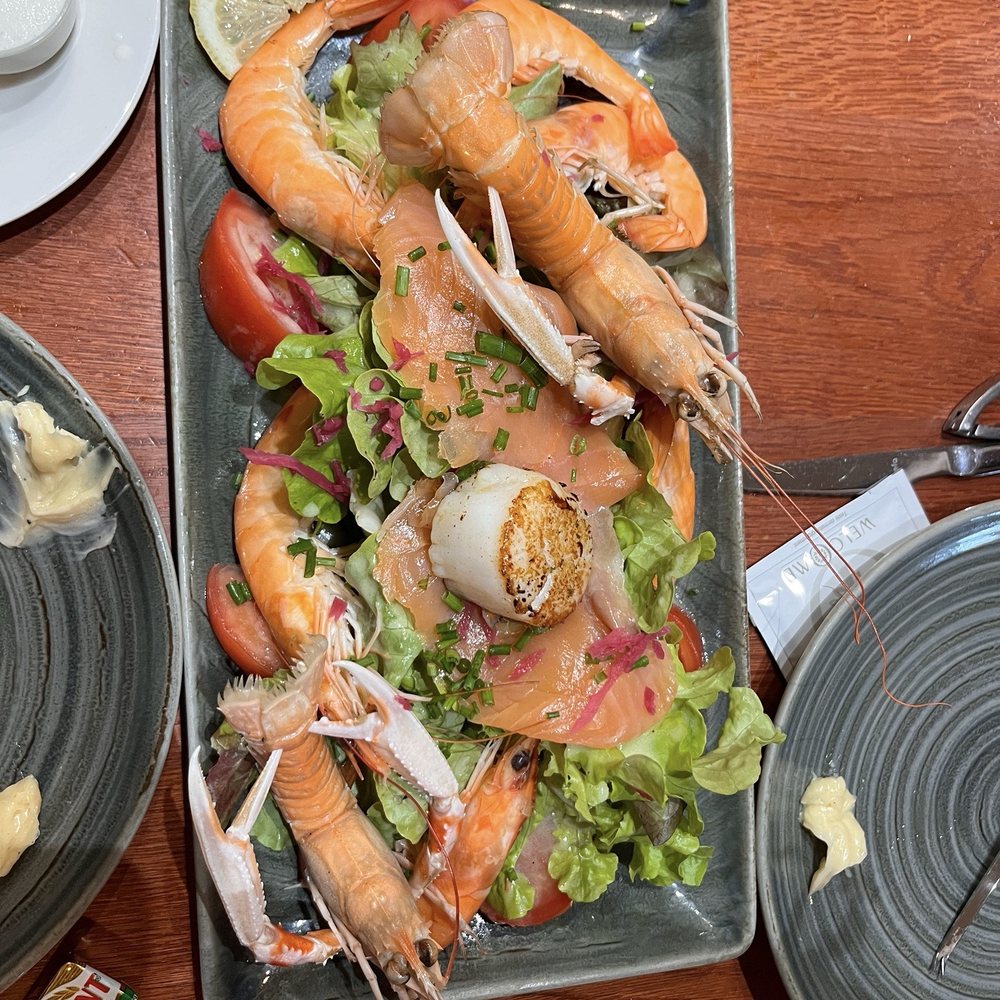 A Contre Courant - Salad - Restaurants Near Me - CANCALE, 35