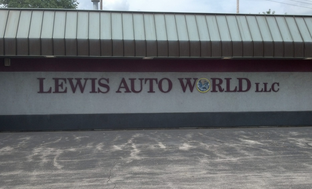 LEWIS AUTO WORLD 462 N Wolf Creek St, Brookville, Ohio Used Car