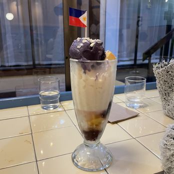 Harana Cafe - Halo halo - Filipino Near Me - Ashland, Oregon