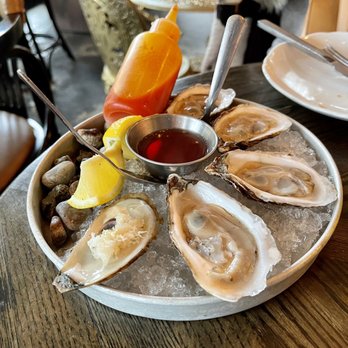 Darling - Bars Near Me - Montreal, Quebec Darling - Bars Near Me - Montreal, Quebec