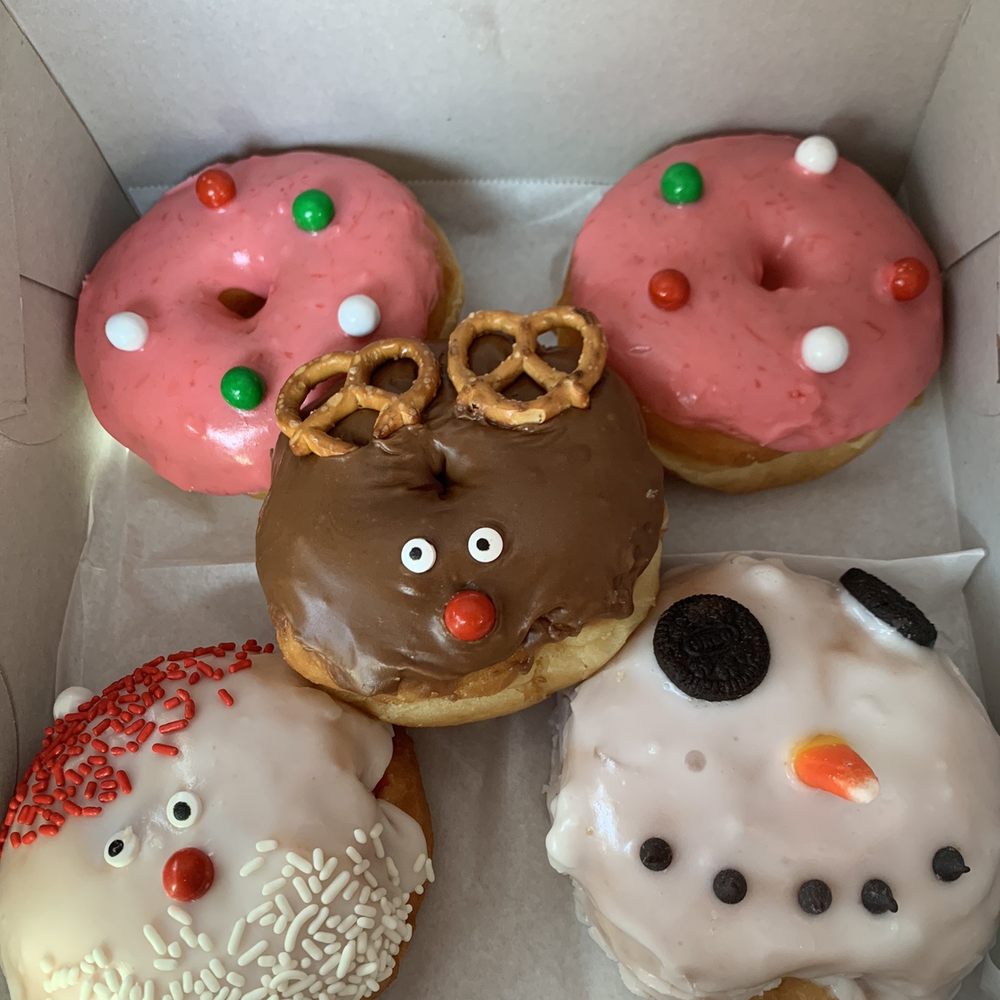 Donut Star - Christmas donuts - Donuts Near Me - Orange, California Donut Star - Christmas donuts - Donuts Near Me - Orange, California