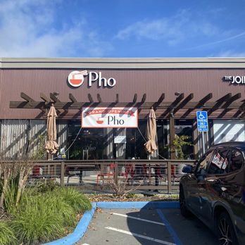 Pho - Exterior- you can see the patio tables available - Vietnamese Near Me - San Rafael, California