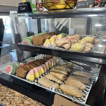 Buenos Dias Cafe - Cafes Near Me - Riverside, California