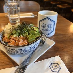 Small Salmon Poke Bowl with hot green tea.