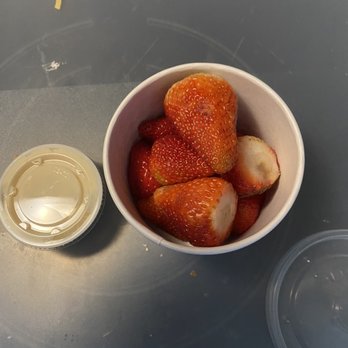 la Madeleine - Strawberries Romanoff - Bakeries Near Me - Arlington, Texas la Madeleine - Strawberries Romanoff - Bakeries Near Me - Arlington, Texas