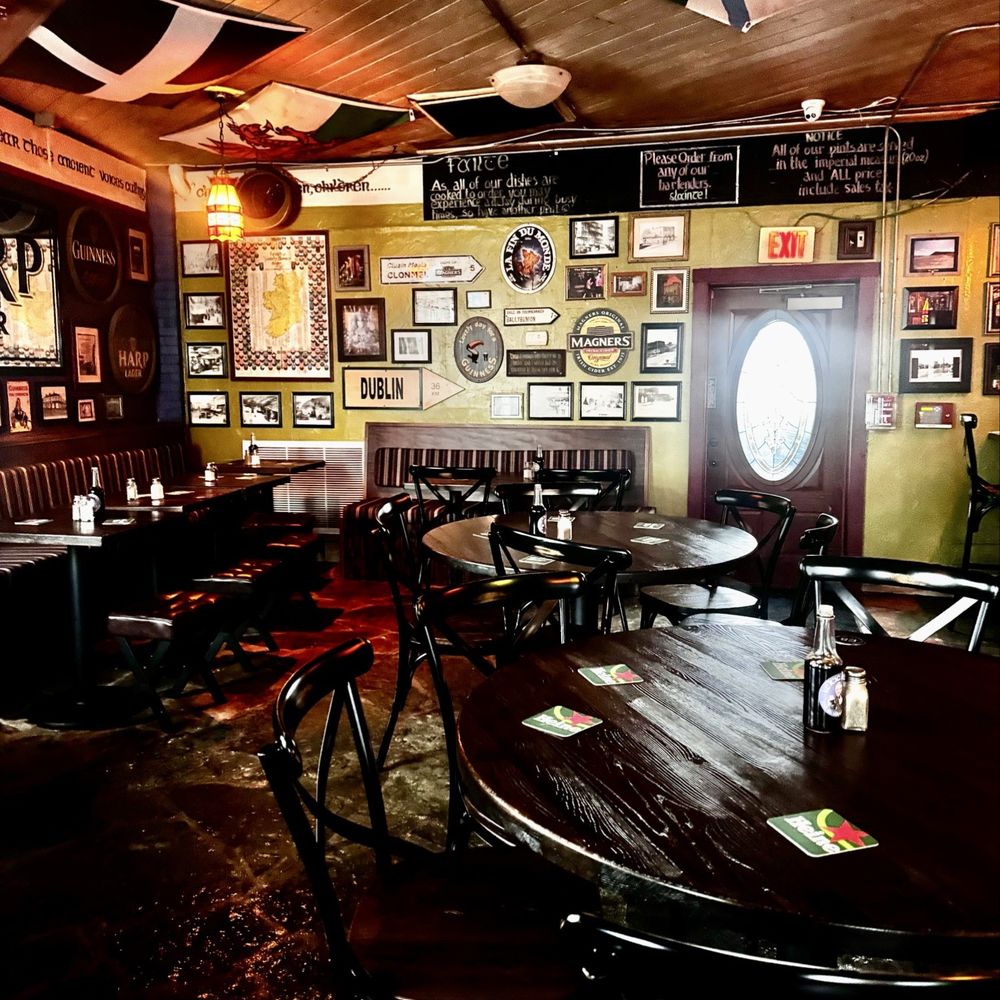 Celtic Ray Irish Pub - Seating area - Irish Near Me - Punta Gorda, Florida Celtic Ray Irish Pub - Seating area - Irish Near Me - Punta Gorda, Florida