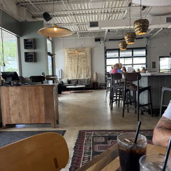 Runabout Brewing - Interior - Brewpubs Near Me - Orlando, Florida
