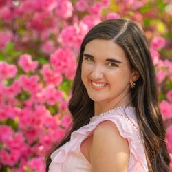 Smiley Photography - Senior Portrait