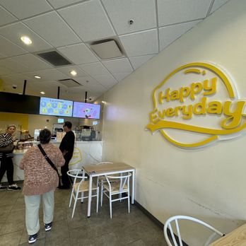 Happy Lemon - Indoor Ambiance - Bubble Tea Near Me - Redwood City, California Happy Lemon - Indoor Ambiance - Bubble Tea Near Me - Redwood City, California