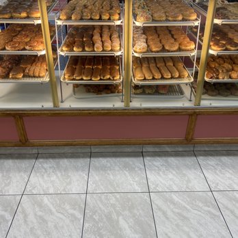 Apple Valley Donuts - Love the smell of fresh donuts - Coffee & Tea Near Me - Apple Valley, California Apple Valley Donuts - Love the smell of fresh donuts - Coffee & Tea Near Me - Apple Valley, California