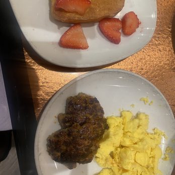 Another Broken Egg Cafe - In house sausage was the best sausage I've eaten breakfast wise. - Breakfast & Brunch Near Me - Shreveport, Louisiana