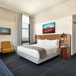 The Central Station Memphis, Curio Collection by Hilton - Guest room