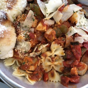 Del Vecchios - Chicken cacciatore - Italian Near Me - Asheville, North Carolina Del Vecchios - Chicken cacciatore - Italian Near Me - Asheville, North Carolina