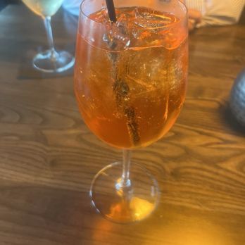 Twisted Tavern - Non-alcoholic Spritzer - Burgers Near Me - St Peters, Missouri