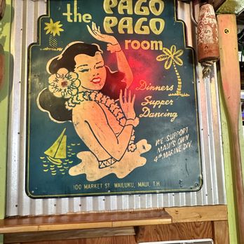 Suzie Wong's Hideaway - Fun Decor at Suzy Wong's Hideway Pago Pago - Dive Bars Near Me - Honolulu, Hawaii Suzie Wong's Hideaway - Fun Decor at Suzy Wong's Hideway Pago Pago - Dive Bars Near Me - Honolulu, Hawaii