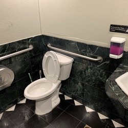 Tarzana Mobile Products - Cleanest gas station restroom ever !