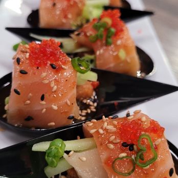 Umi Sushi - Salmon Spoons - Sushi Bars Near Me - Fresno, California