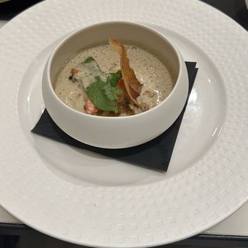 Bistro Autour du Beurre - 1st course out of 4 blue lobster dinner - between claw w/Périgord black truffle Bordier butter, celery, peanut - French Near Me - Saint-Malo, 35