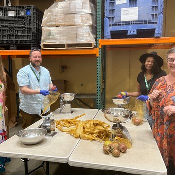 Steward Property Services - Giving back at the Redwood Food Bank - Property Management Near Me - Petaluma, California Steward Property Services - Giving back at the Redwood Food Bank - Property Management Near Me - Petaluma, California