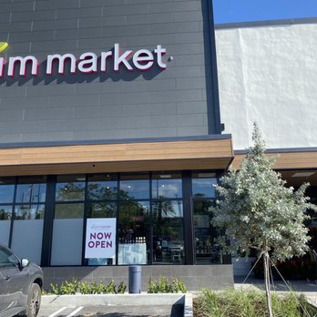 Plum Market - Grocery Near Me - Aventura, Florida