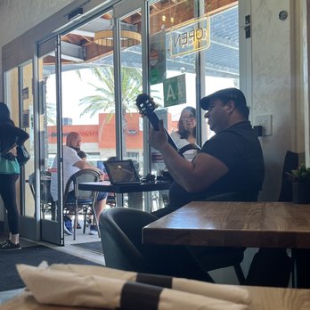 BB Cafe & Catering - Saturday morning vibe. Live music. - Cafes Near Me - Burbank, California