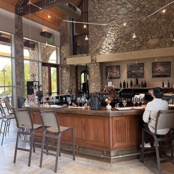 Niner Wine Estates - Wine Tasting Room Near Me - Paso Robles, California