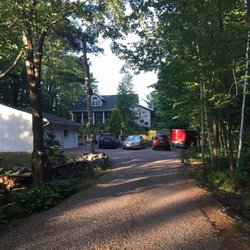 Robbins' Tuktawayin B&B - RTB&B 8 - The tree shaded drive leading in to Robbins' Tukawayin B&B