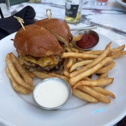 Hawaiian Burger Lunch